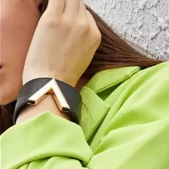 Luxury Croc Faux Leather Fashion V Cuff bracelet - Picture 10 of 10